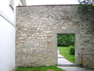 standort kirchhofmauer nordseite